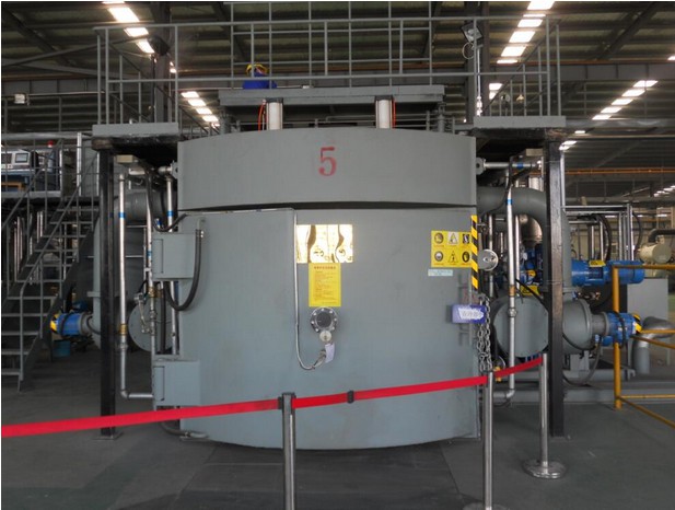 1482716467135544.jpg 真空速凝爐1.JPG